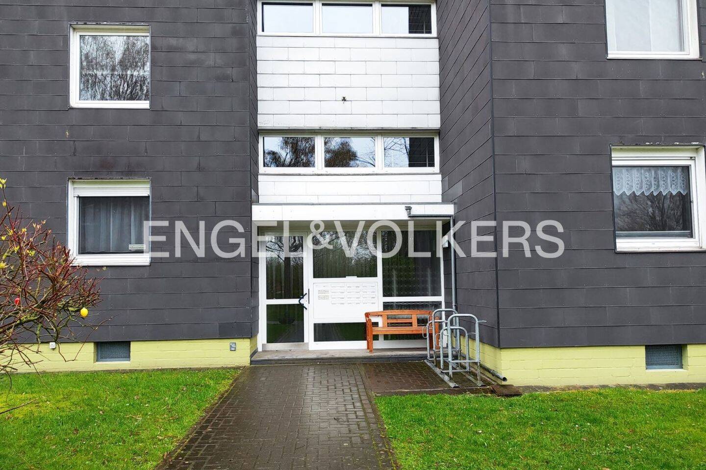 Schöne 3-Zimmer-Wohnung mit Loggia, 38112 Braunschweig