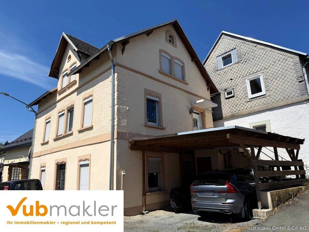 Einfamilienhaus mit zwei Eingängen, Terrasse und Entwicklungspotenzial in Enchenreuth, 95233 Helmbrechts