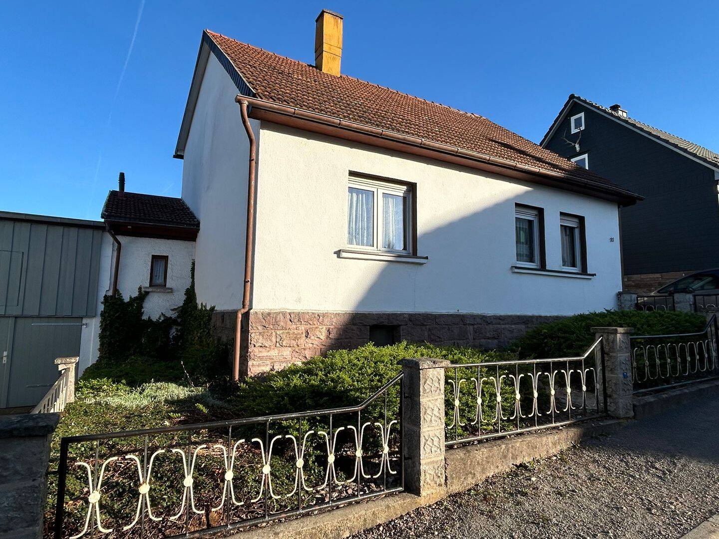 Verkaufe Einfamilienhaus mit Garten und Garage – Wohnen im Herzen des Thüringer Waldes, 99897 Tambach-Dietharz/Thür. Wald