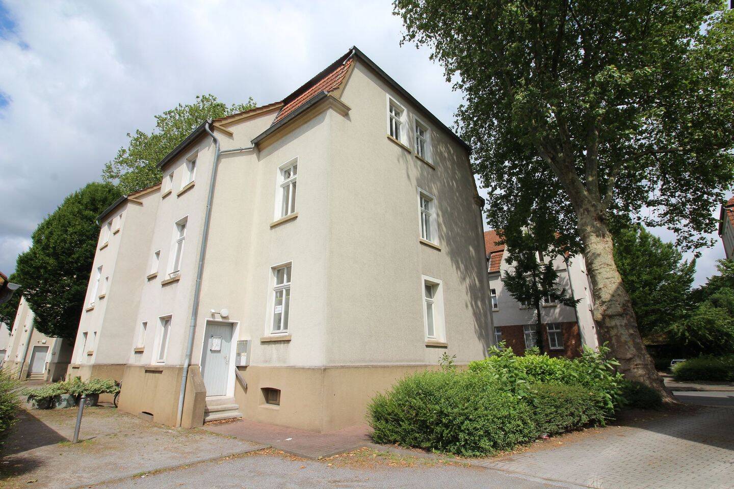 Schöne lichtdurchflutete Dachgeschoss-Wohnung in Recklinghausen, 45663 Recklinghausen