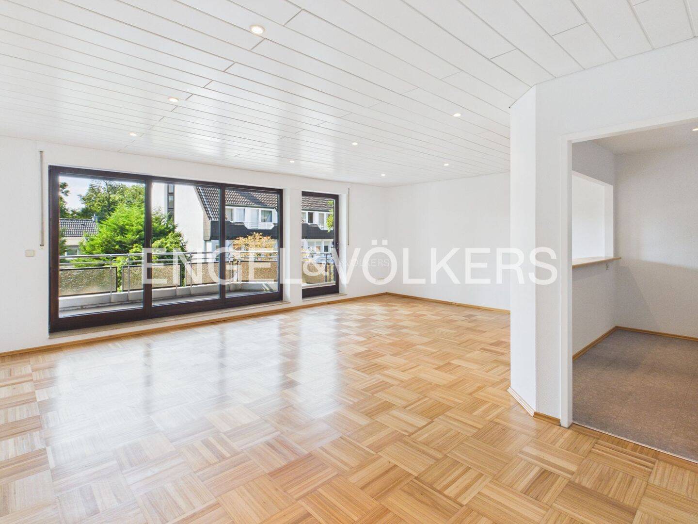 Bezugsfertige ETW mit Aufzug, Carport & Sonnenbalkon in Parklage, 47800 Krefeld