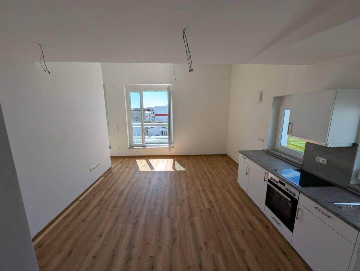 2 Zimmer Penthouse Wohnung in Kemnath mit EBK und Garage, 95478 Kemnath