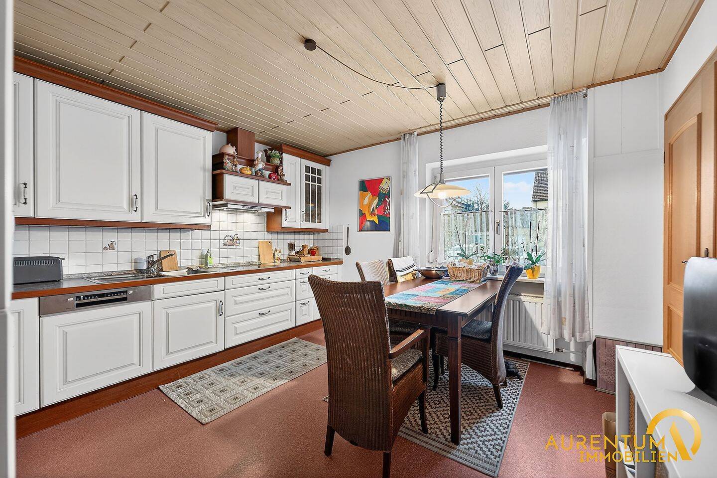 Großzügige Erdgeschosswohnung mit Garten und Garage in zentraler Lage, 93057 Regensburg (Brandlberg-Keilberg Konradsiedlung-Wutzlhofen Reinhausen Sallern-Gallingkofen)
