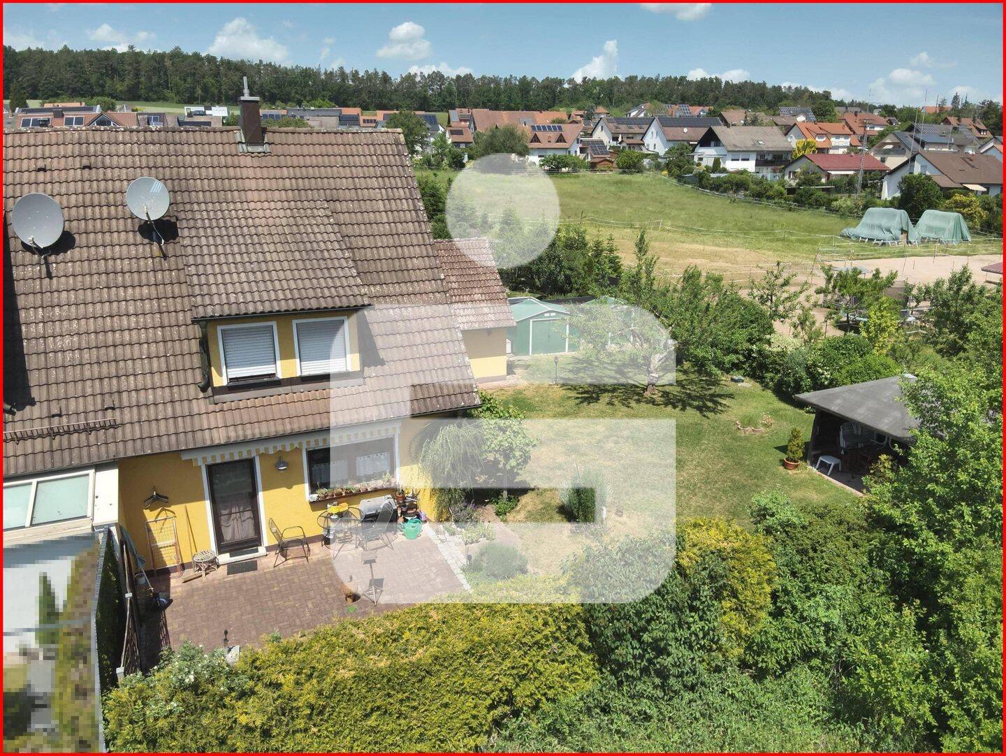 Gepflegte Doppelhaushälfte mit idyllischen Garten in ruhiger und attraktiver Lage in Heroldsbach, 91336 Heroldsbach