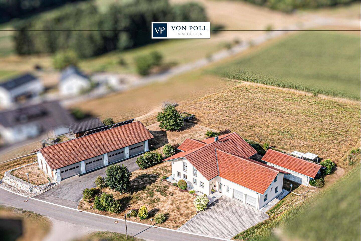 Exklusives Wohnanwesen mit 4.600 m² Grundstück, eigener Lagerhalle und nachhaltigem Energiekonzept, 93499 Zandt