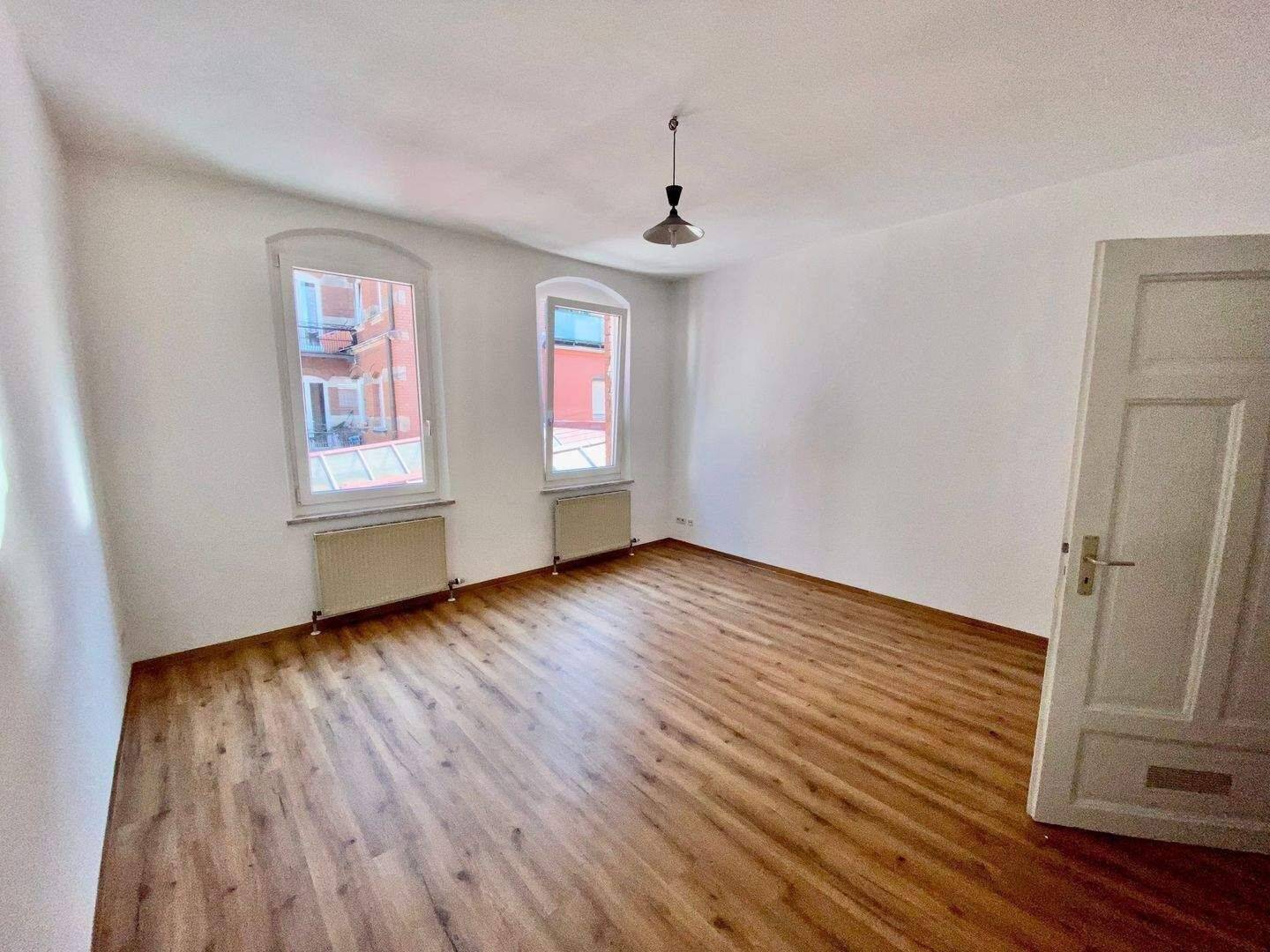 Modernisierte 3-1/2-Zi.-Altbau-Wohnung in Fürth-Karolinenstrasse, 90763 Fürth (Südstadt Weikershof)