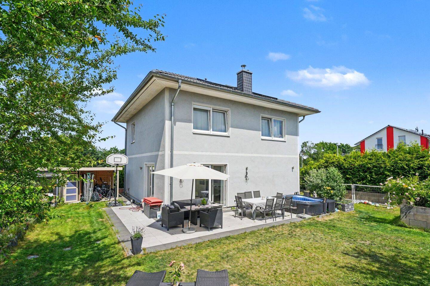 Erbbaurecht: Stilvolles Einfamilienhaus mit großzügigem Grundstück in Berlin-Staaken
