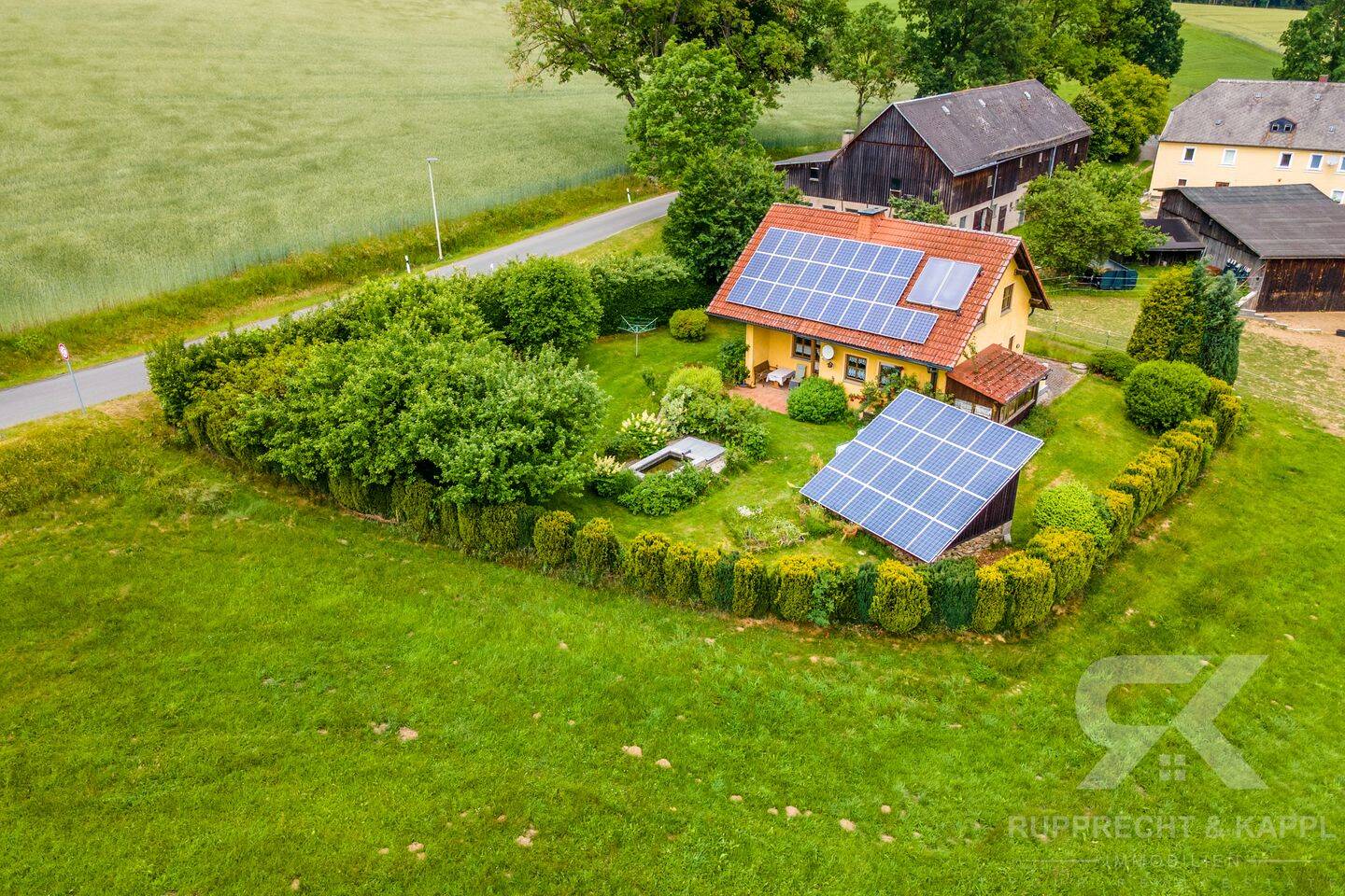 Naturnahes Wohnen mit eigener Energieversorgung und Weiher – EFH in Tiefenbach bei Bad Alexandersbad, 95680 Bad Alexandersbad