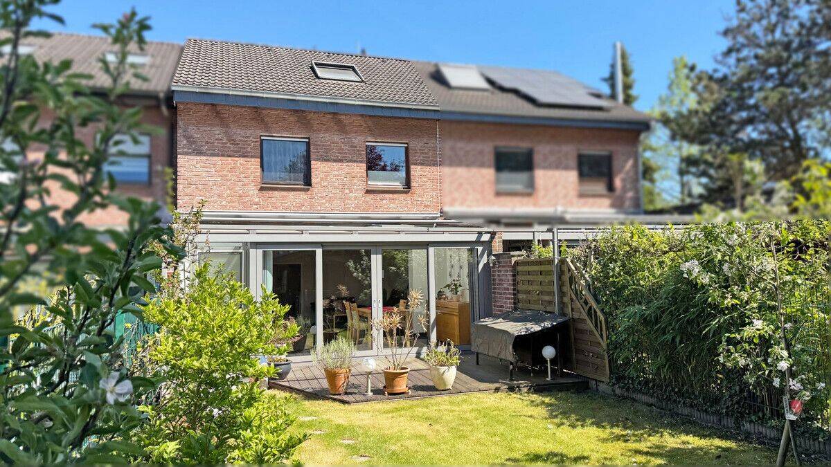 Saniertes Reihenmittelhaus mit Wintergarten in begehrter Lage von Voerde-Friedrichsfeld, 46562 Voerde (Niederrhein)