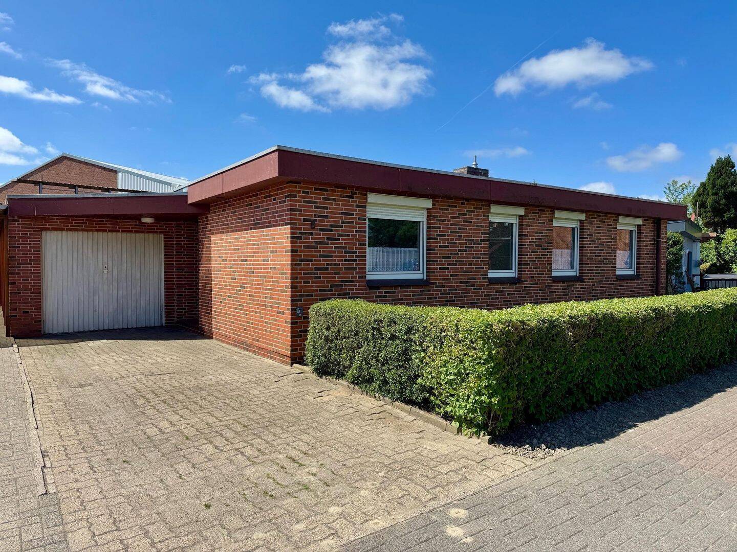 Solider Bungalow mit guter Aufteilung, 25709 Marne
