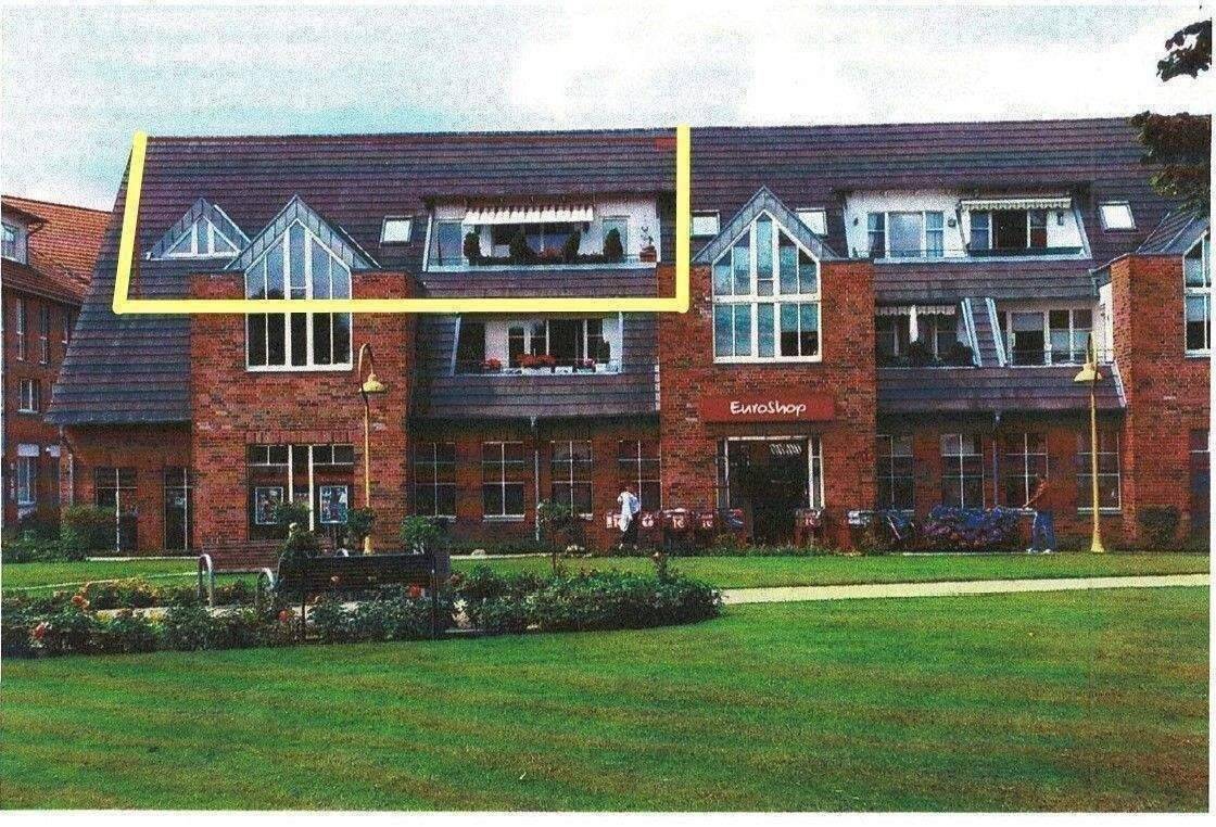 Exklusives Wohnen für Senioren – Großzügige Dachgeschosswohnung mit Fahrstuhl, zwei Balkonen und Loggia im Herzen von Kaltenkirchen, 24568 Kaltenkirchen