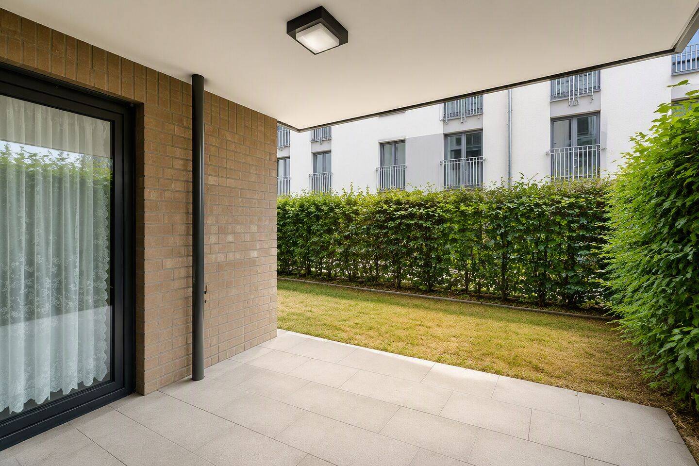 Stilvolle 4-Zimmer-Neubauwohnung mit Garten, TG-Stellplatz und EBK, 70567 Stuttgart (Möhringen)