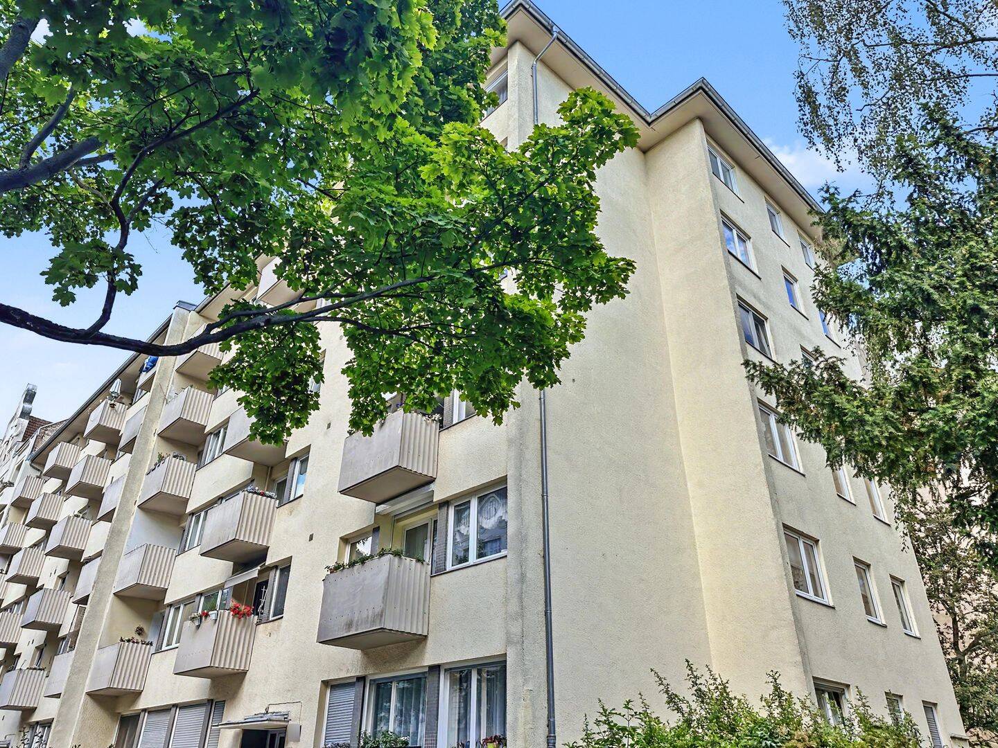 Vermietetes 1-Zimmer-Studio-Apartment im 3. Obergeschoss mit Lift und Balkon in Berlin, 10719 Berlin (Charlottenburg-Wilmersdorf Charlottenburg Wilmersdorf)