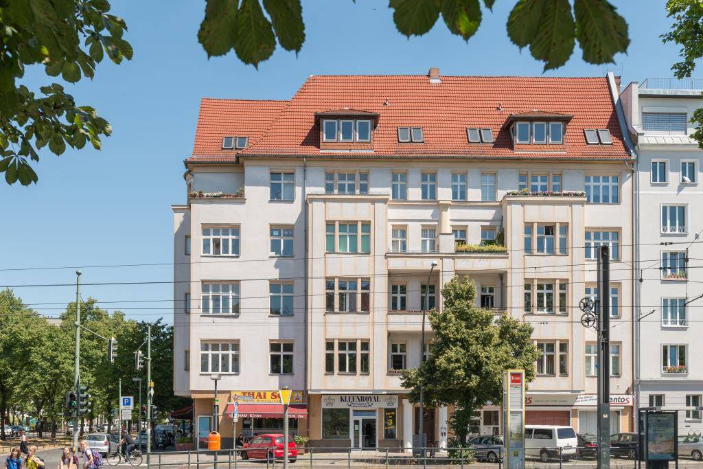 Erstattung der Erwerbsnebenkosten: Vermietete 2-Zimmerwohnung in Trendviertel, 10407 Berlin (Pankow Kleingartenanlage Grönland Kleingartenanlage Neues Heim Kleingartenanlage Volkspark Prenzlauer Berg Prenzlauer Berg)