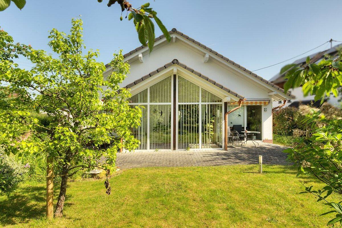 Sehr gepflegter Wohnbungalow mit Garage und tollem Garten in ruhiger Wohnlage von Schöneberg, 57638 Schöneberg