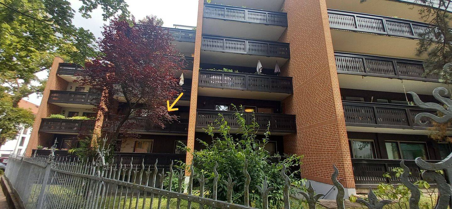 2 Zi. Wohnung mit großer Loggia in zentraler Lage, 84028 Landshut (Altstadt Peter und Paul)