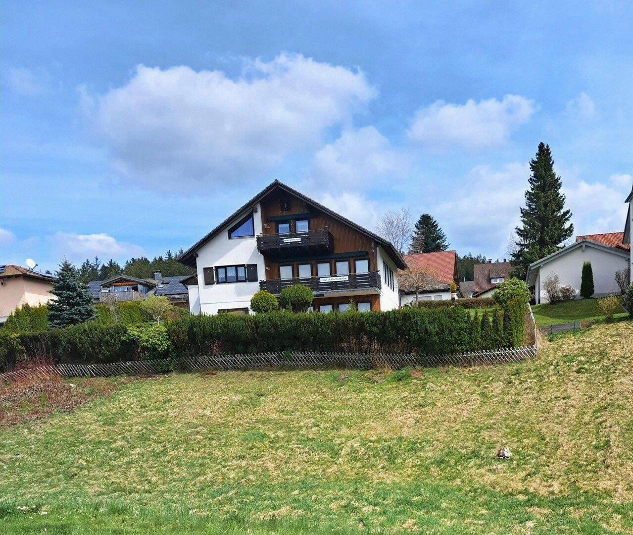MFH “Haus-Schluchseeblick” mit 3 top vermieteten Ferienwohnungen, inkl. Inventar und Mobiliar, 79859 Schluchsee