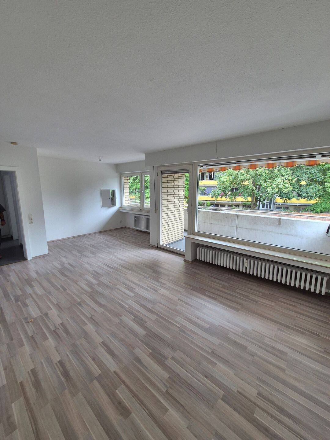 Gepflegte 3-Zimmer Wohnung mit Balkon, Aufzug und Garage in Mitte., 40878 Ratingen