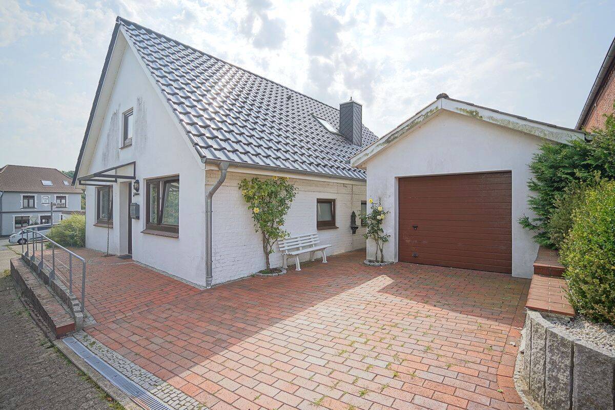 Volksbank Immobilien: Teilmodernisiertes Zuhause im Herzen von Bad Bederkesa!, 27624 Geestland
