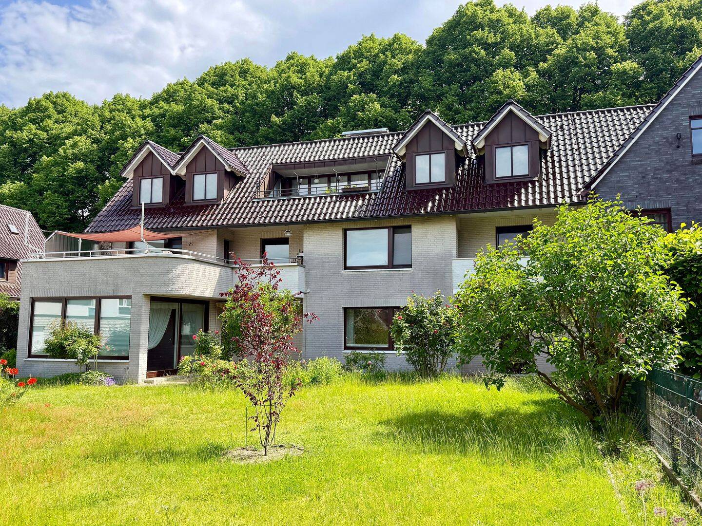 Perfekt geschnittene Erdgeschosswohnung mit zwei West-Terrassen, 22179 Hamburg (Wandsbek Bramfeld)