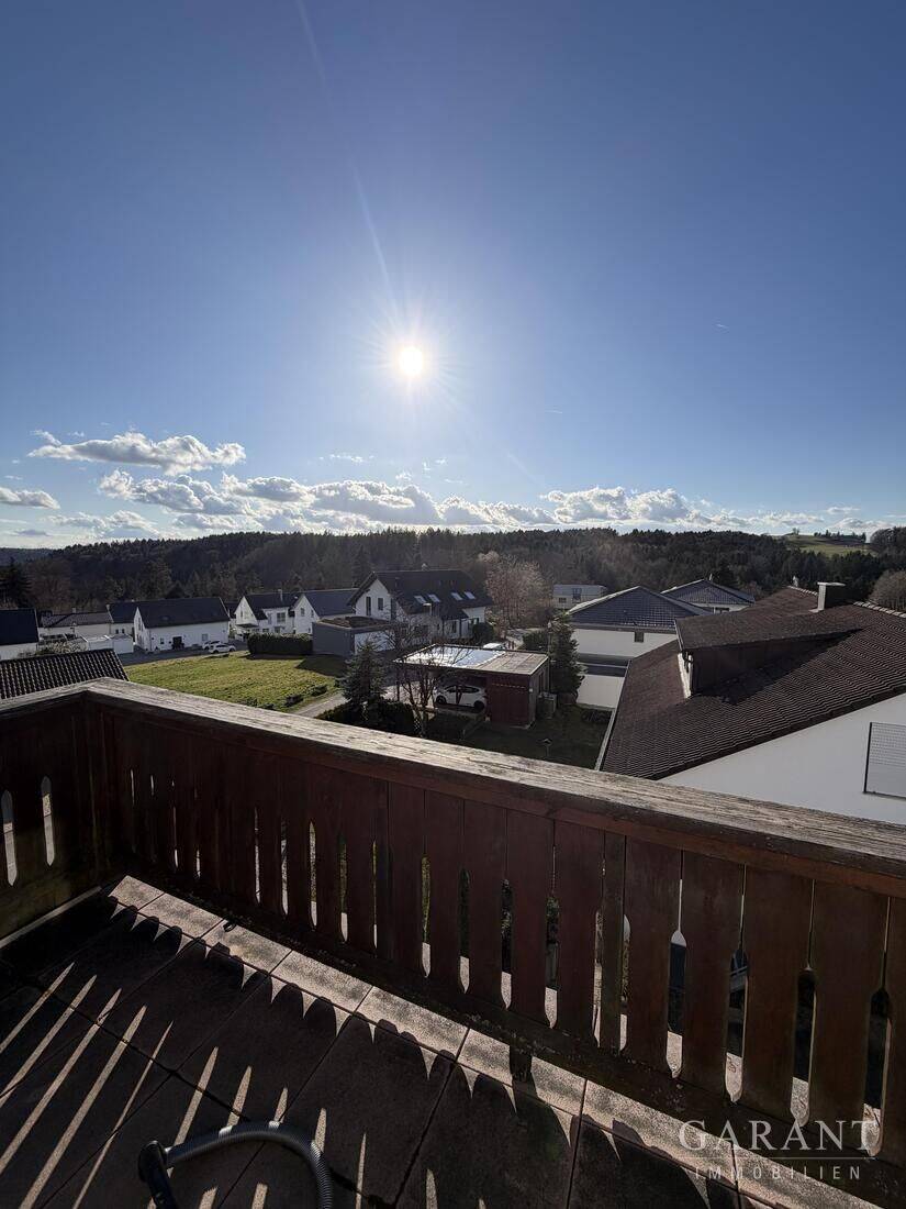 Ihr neues Zuhause! Charmante 3 Zimmer-Dachwohnung mit Balkon und Stellplatz, 71566 Althütte