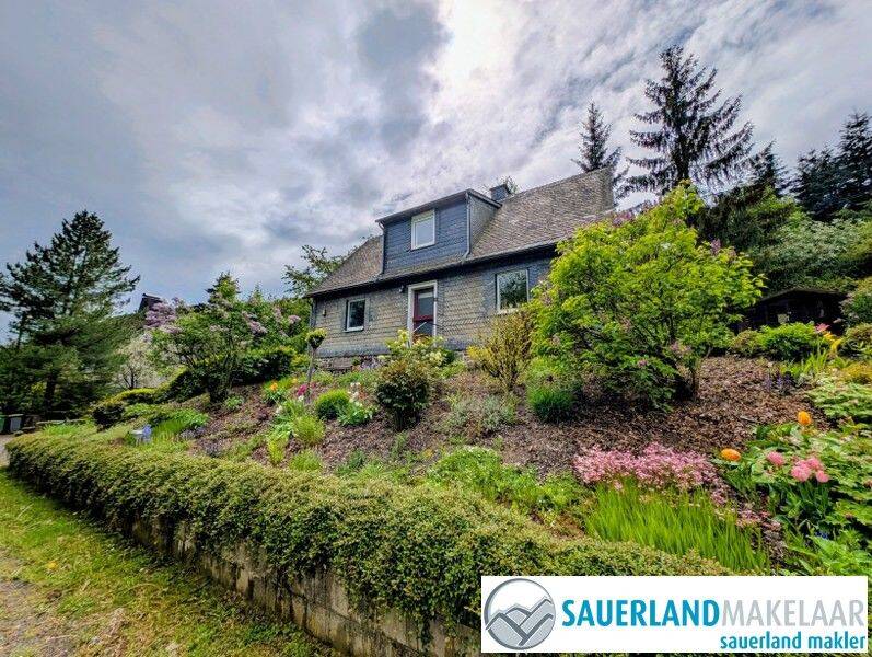 Wohnen am Waldrand – Gepflegtes Einfamilienhaus mit idyllischem Garten in ruhiger Lage von Medebach, 59964 Medebach