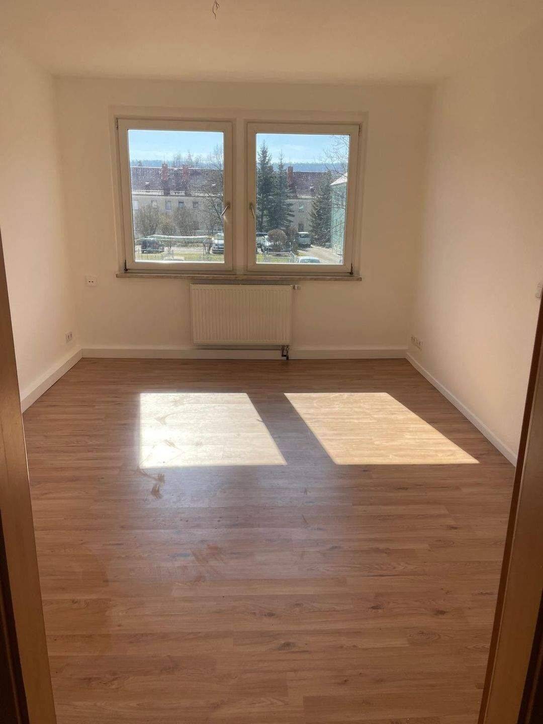 Schöne helle 2 Zimmerwohnung im Erdgeschoss zentral gelegen zu vermieten, 6567 Bad Frankenhausen/Kyffhäuser