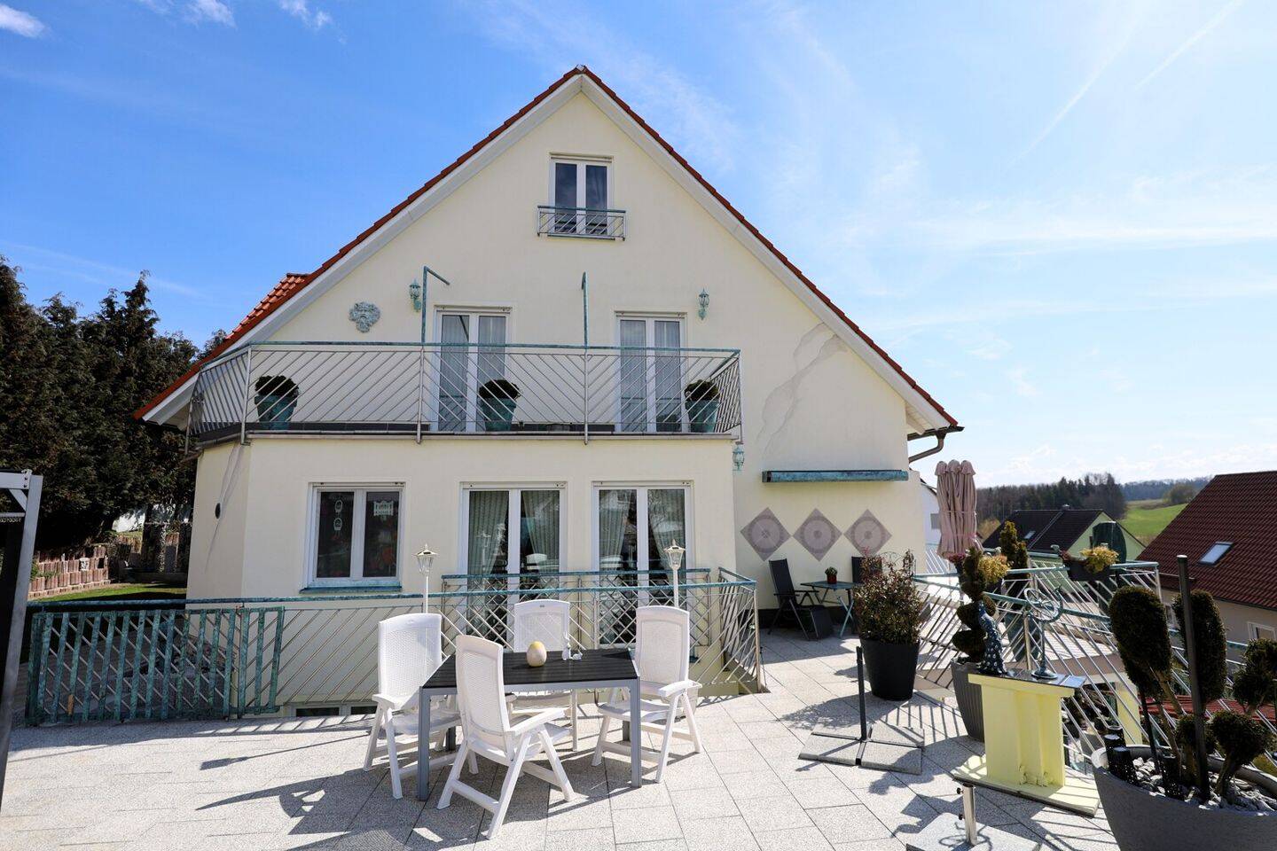 Viel Platz und hohe Qualität in Aussichtslage, 89364 Rettenbach