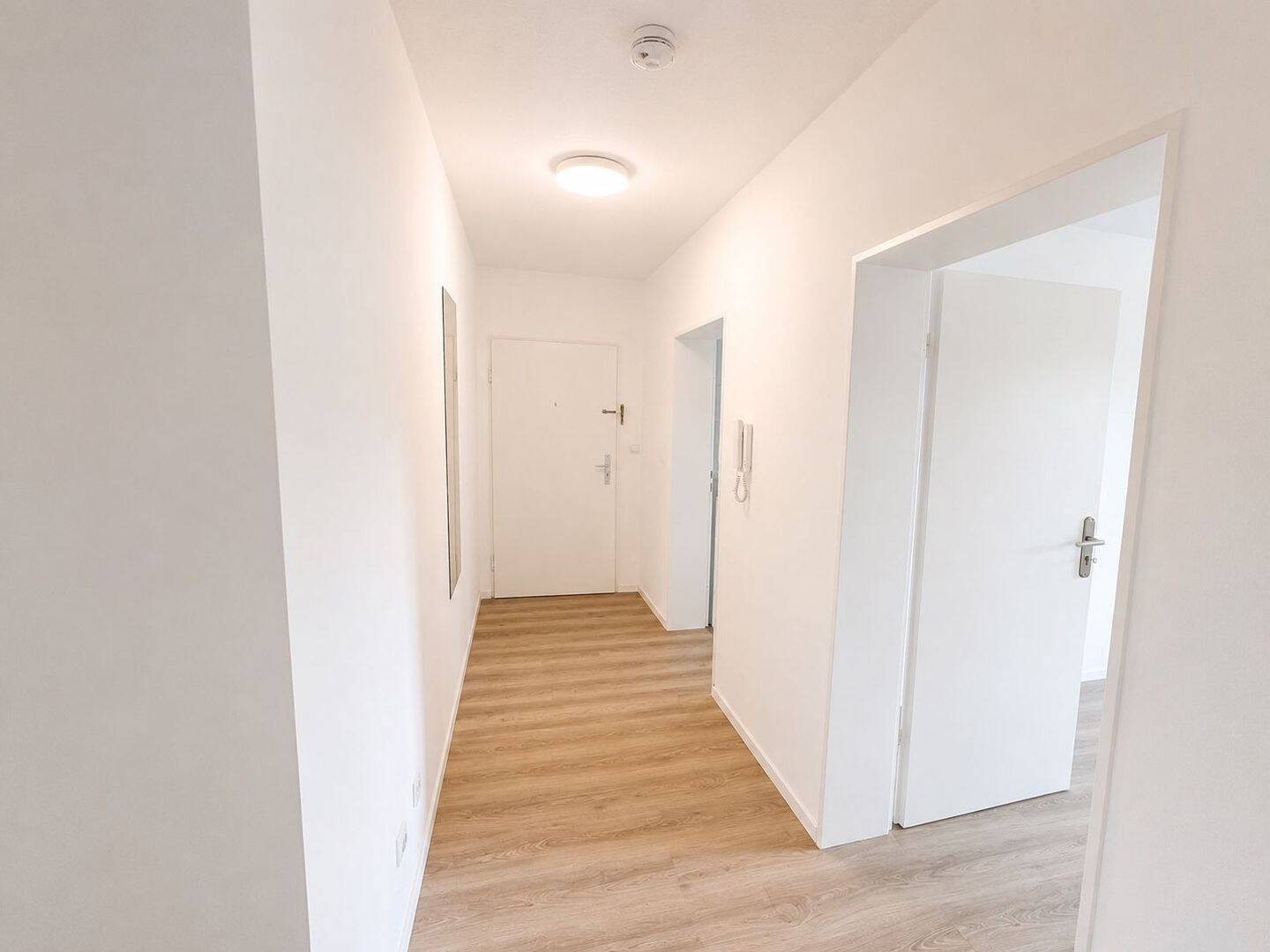 Renovierte 2 Zimmer Wohnung ab sofort verfügbar – Erstbezug, 84503 Altötting