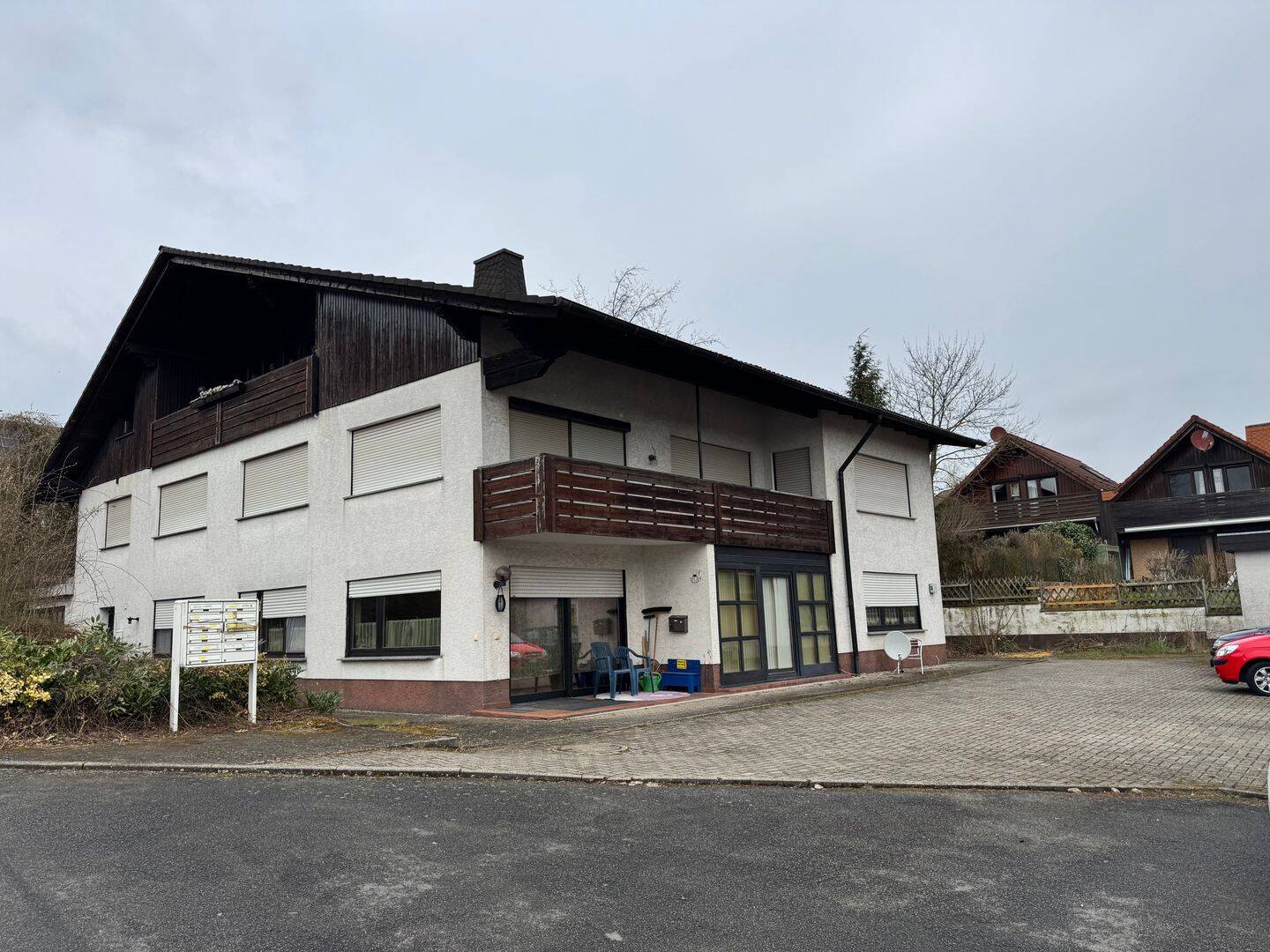 Wohnraum mit Substanz und Potenzial – MFH mit 7 Wohneinheiten, großem Grundstück und Garage, 34596 Bad Zwesten