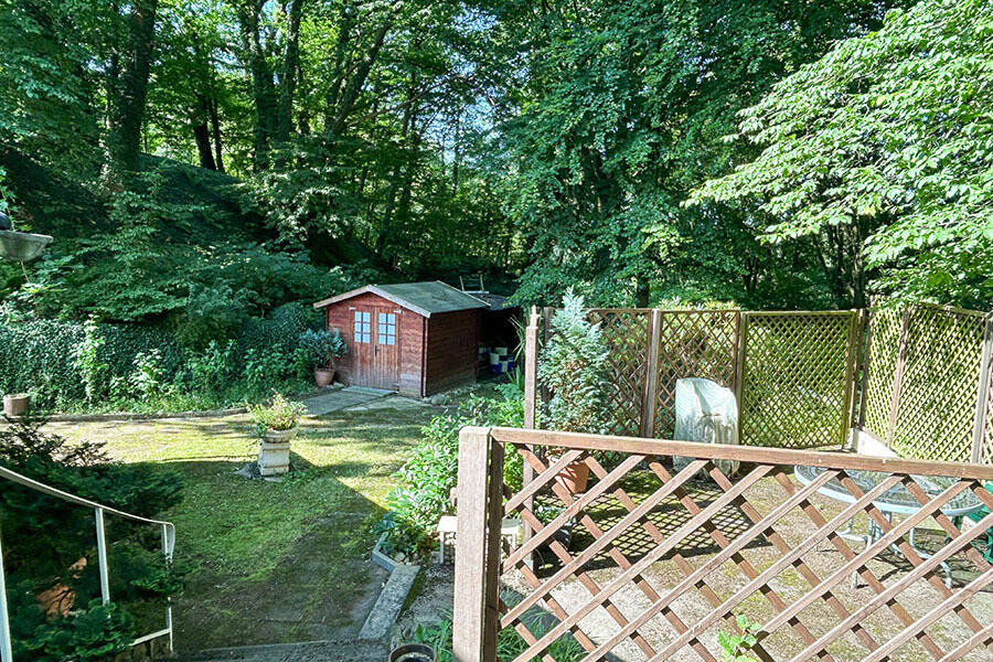 Teilsaniertes 2-3 Familienhaus in absoluter Alleinlage für Individualisten, 31863 Coppenbrügge