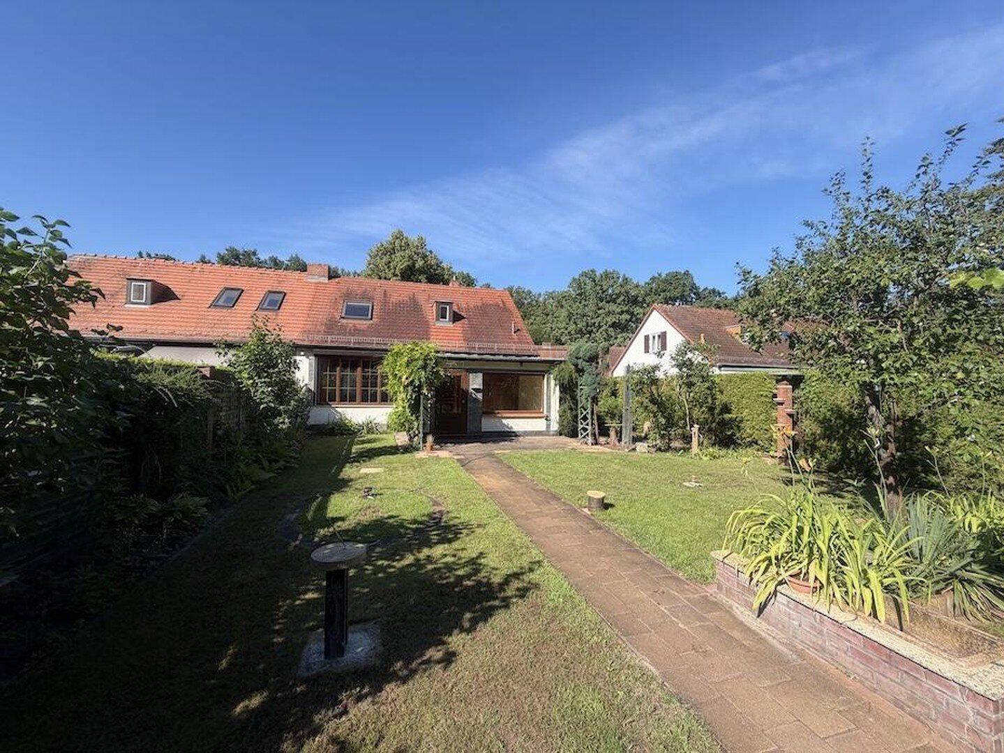 Ländliche Idylle mitten in der Stadt ! Ihr künftiges Zuhause mit herrlichem Garten und 3 Garagen !, 14478 Potsdam (Industriegelände Schlaatz Teltower Vorstadt Waldstadt I Waldstadt II)