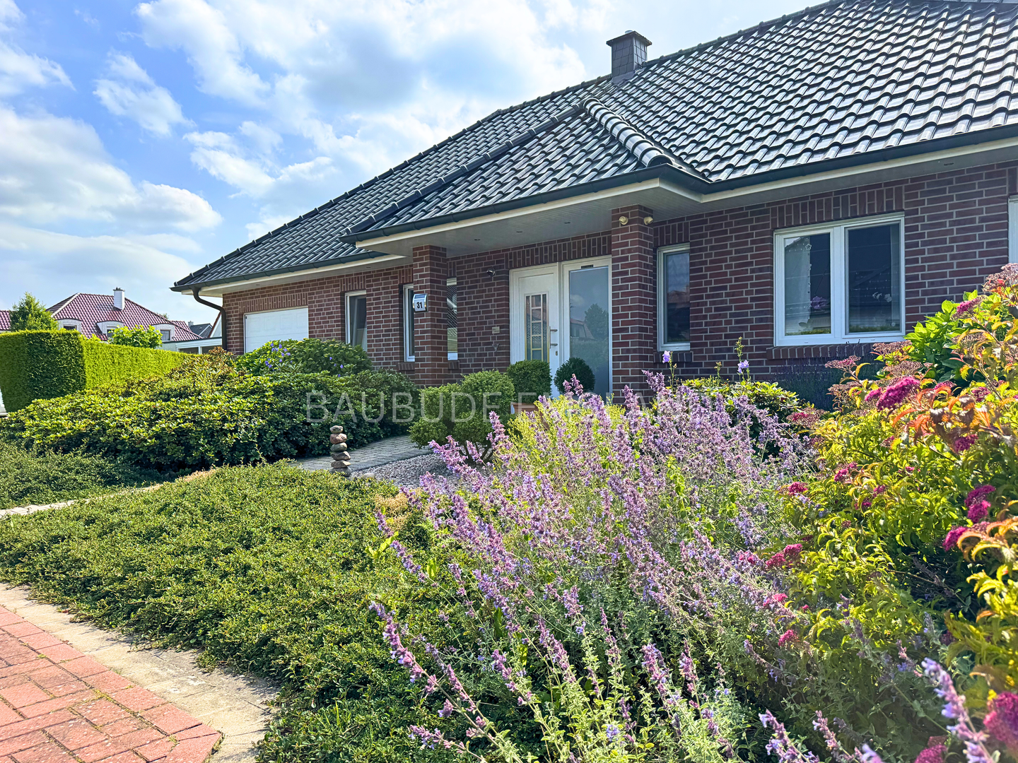 NEU: Hochwertiger Walmdachbungalow in bevorzugter Lage von Haselünne!, 49740 Haselünne