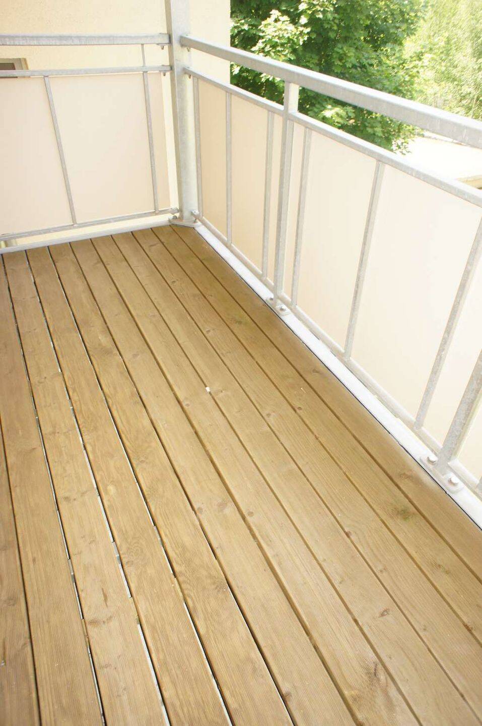 Frei ab 1.10. inklusive EBK / geräumige Küche mit Balkon – im 1. OG, 9130 Chemnitz (Hilbersdorf Sonnenberg Yorckgebiet Zentrum)