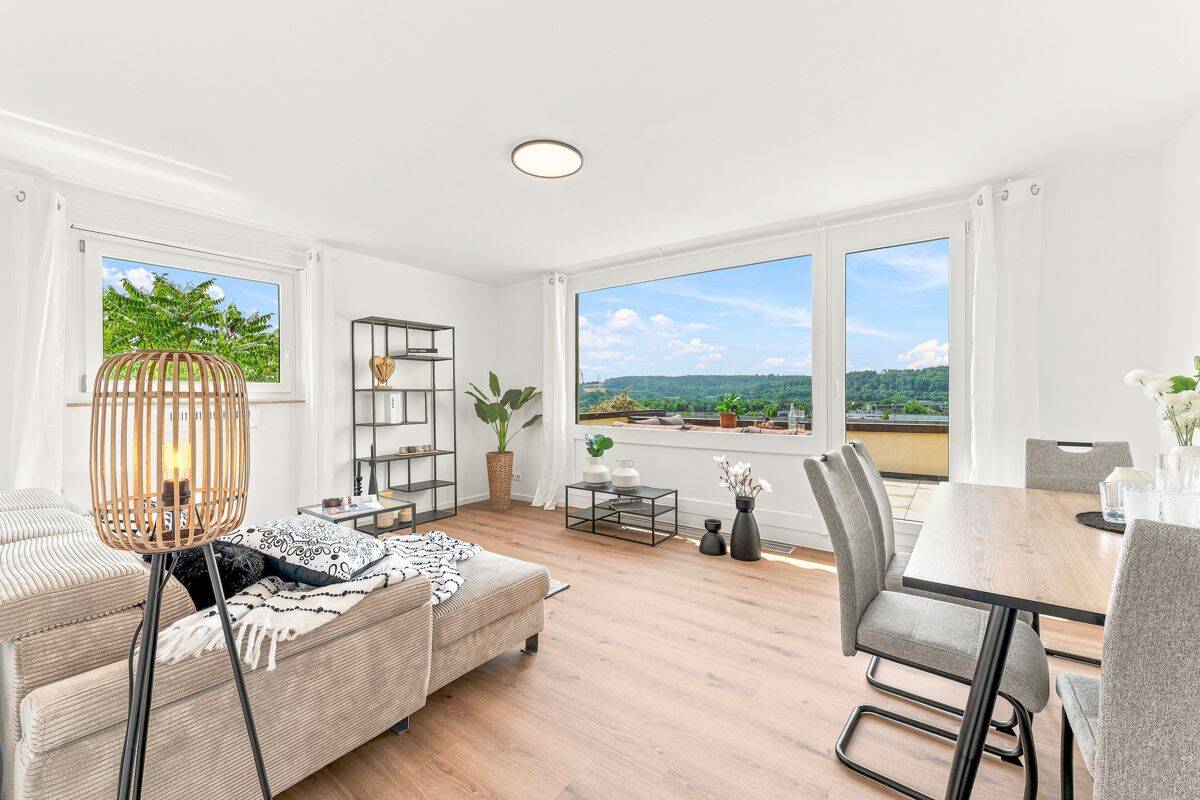 „Wohnen mit Ausblick – Modernisierte 2,5-Zimmer Wohnung mit zwei Terrassen in Esslingen“, 73730 Esslingen am Neckar