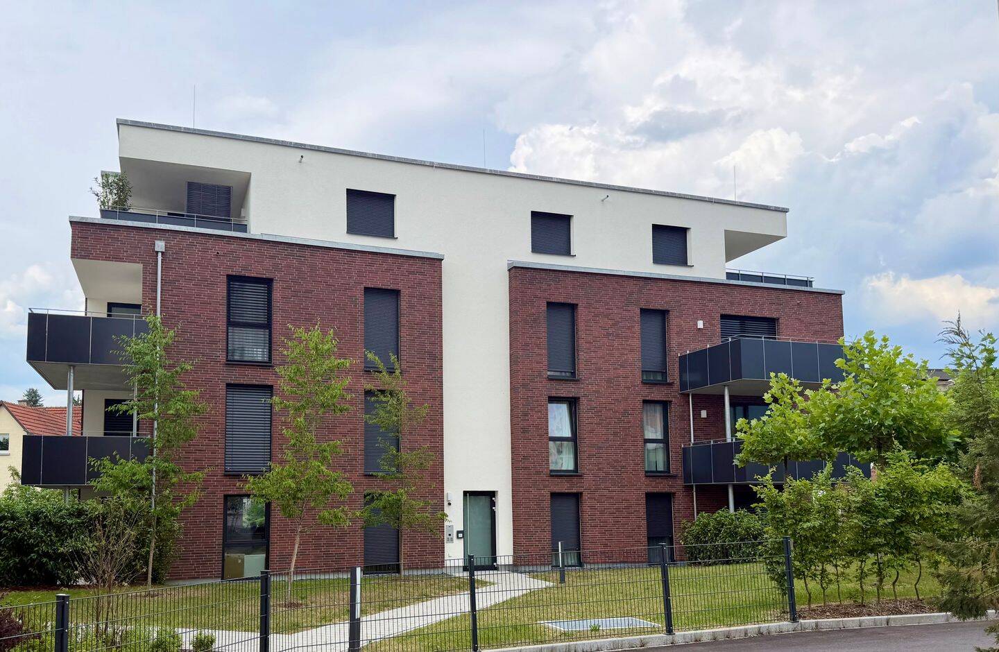 Hochwertige Ausgestatte 4,5 Zi.-Wohnung mit Einbauküche, Terrasse u. TG-Stellplatz, 73563 Mögglingen