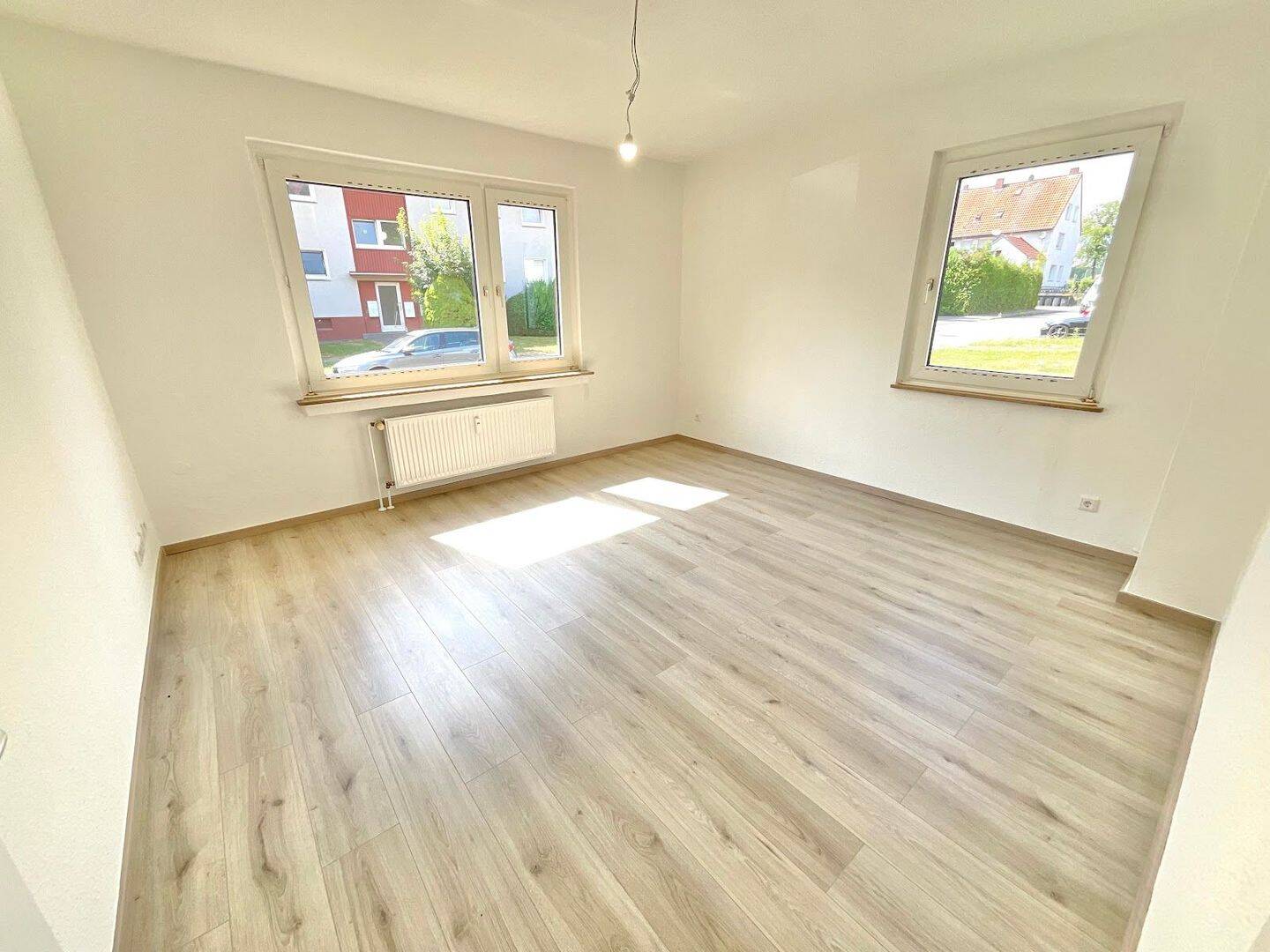 Frisch renovierte 2 Zimmerwohnung, 46047 Oberhausen