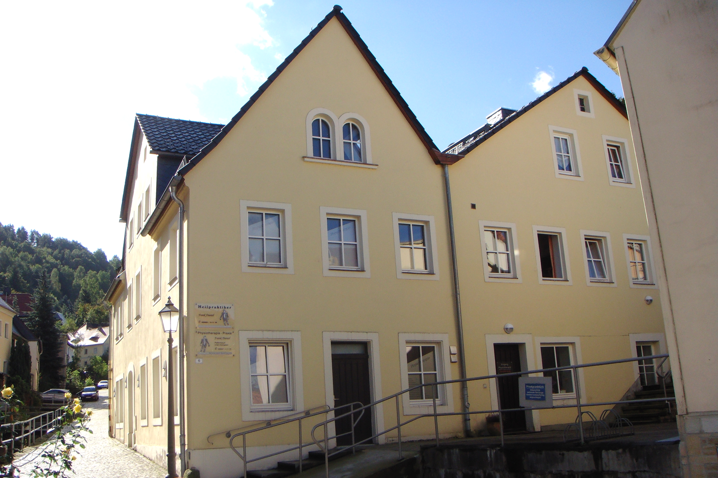 image-72300511