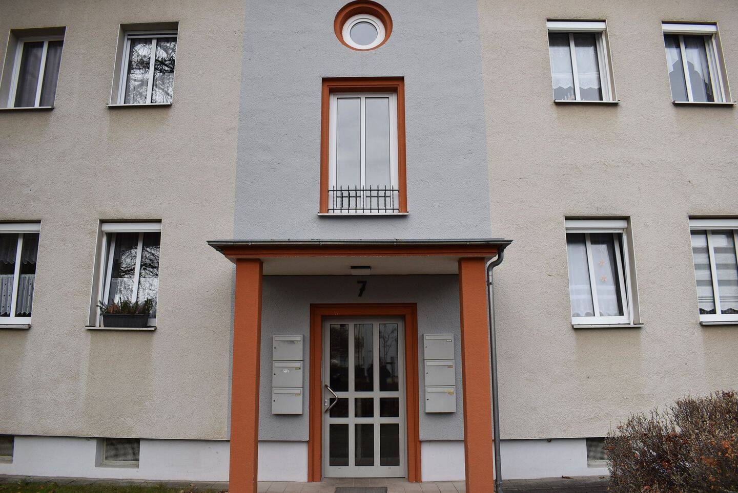 Attraktive 2-Raum Dachgeschosswohnung mit Stellplatz in ruhiger Lage in Böhlen, 4564 Böhlen
