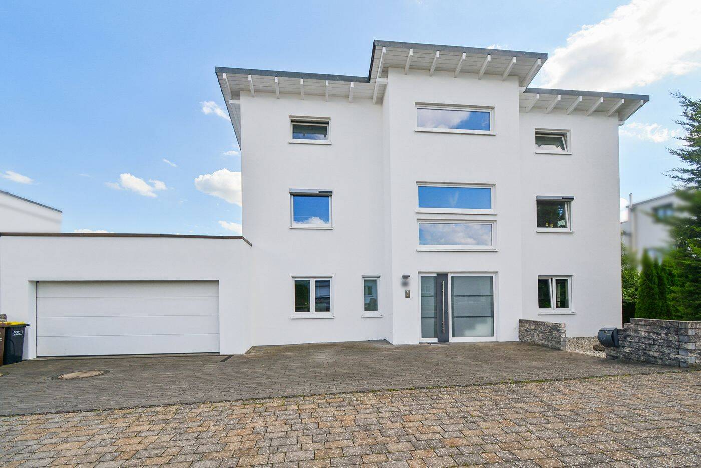 Architektur trifft Lebensqualität – Individuelles Designerhaus in begehrter Lage von Baunatal, 34225 Baunatal