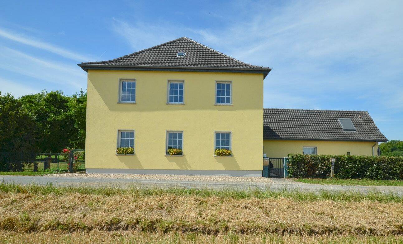 Historischer Charme trifft modernen Wohnkomfort – Umfangreich saniertes Wohnhaus mit traumhaftem Grundstück in Rees, 46459 Rees