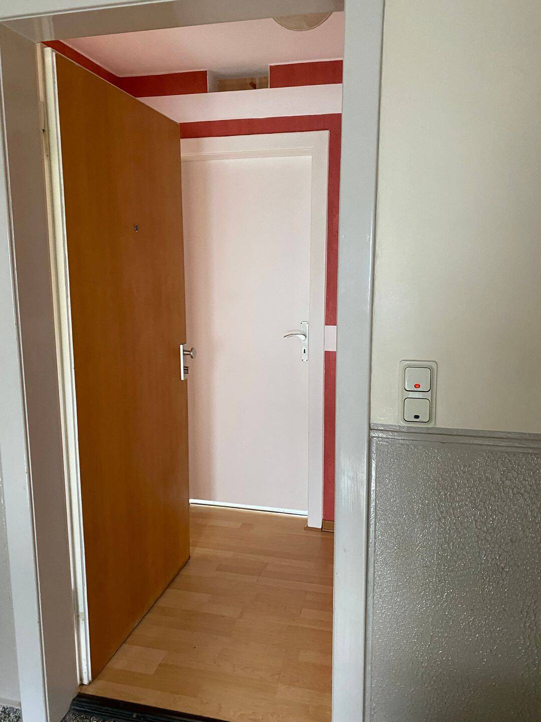 2 Zimmer DG Wohnung in Velbert Tönisheide, 42553 Velbert