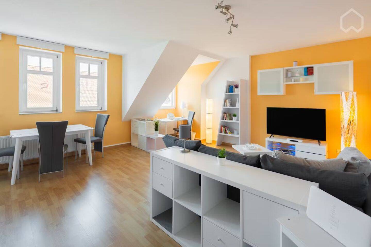 Helle möblierte Wohnung in zentraler Lage (WG-geeignet), 4357 Leipzig (Mockau-Nord Mockau-Süd Schönefeld-Abtnaundorf)