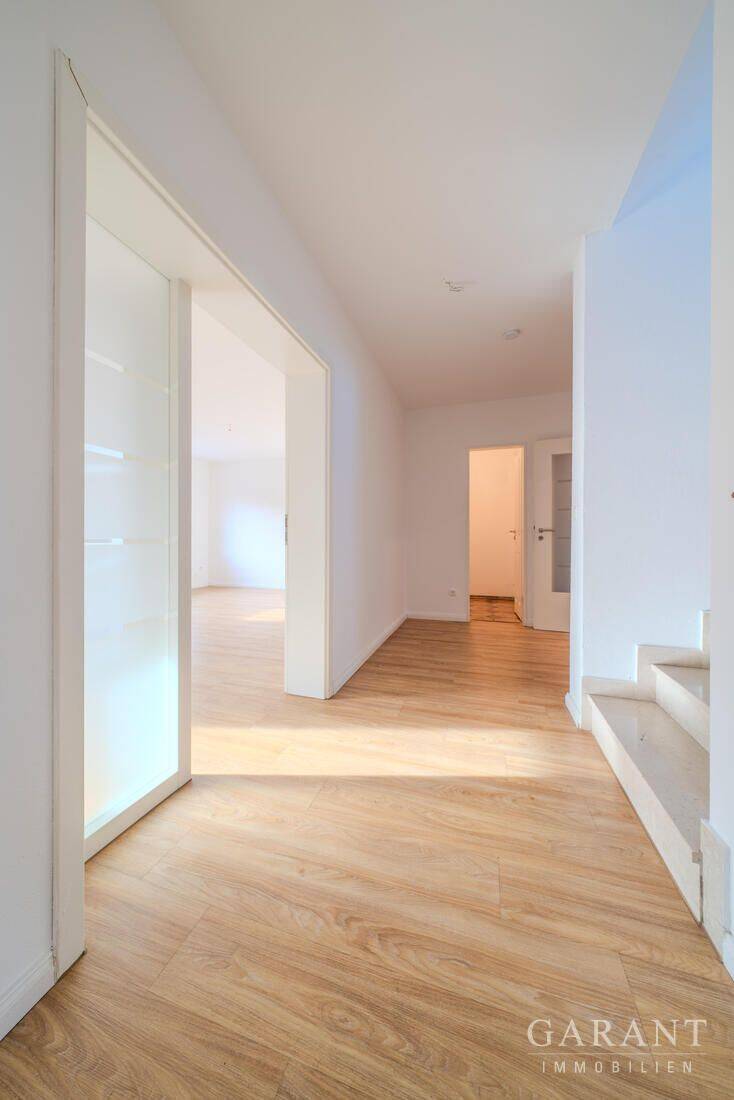 Moderne, großzügige Doppelhaushälfte in Lochhausen-Langwied, 81249 München (Allach-Untermenzing Aubing-Lochhausen-Langwied Pasing-Obermenzing)