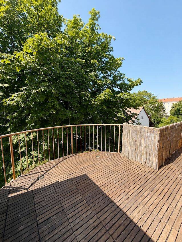 Wohnen mit Flair am Englischen Garten – 2,5 Zimmer-Galerie-Dachgeschoss-Wohnung mit Dachterrasse