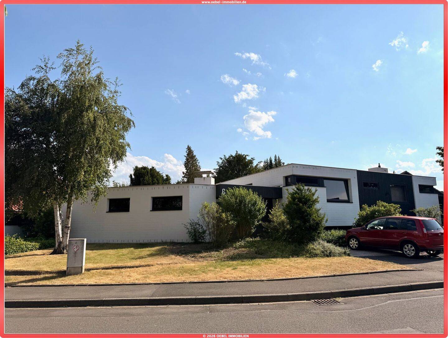 Außergewöhnliche Split-Level-Doppelhaushälfte mit Wellnessbereich und Pool in Mechernich-Antweiler, 53894 Mechernich