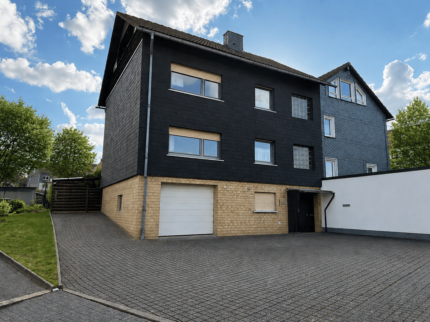 Familienfreundliches Einfamilienhaus mit Garten und 3 Balkonen in Wilnsdorf, 57234 Wilnsdorf