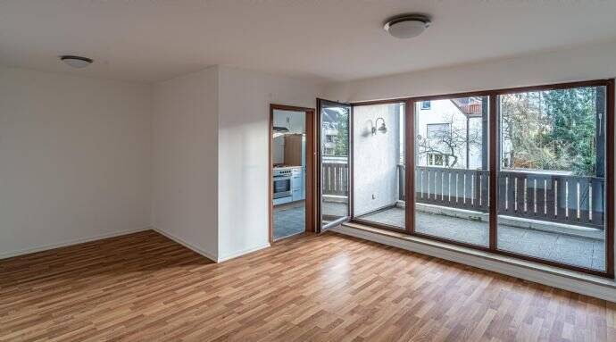 helle, gut geschnittene 2-Zimmer-Wohnung mit Südwest-Loggia/Balkon, komplett renoviert in ruhiger Lage in Zabo, mit TG Stellplatz, 90480 Nürnberg (Gleißhammer Mögeldorf Tiergarten Weichselgarten Zerzabelshof)