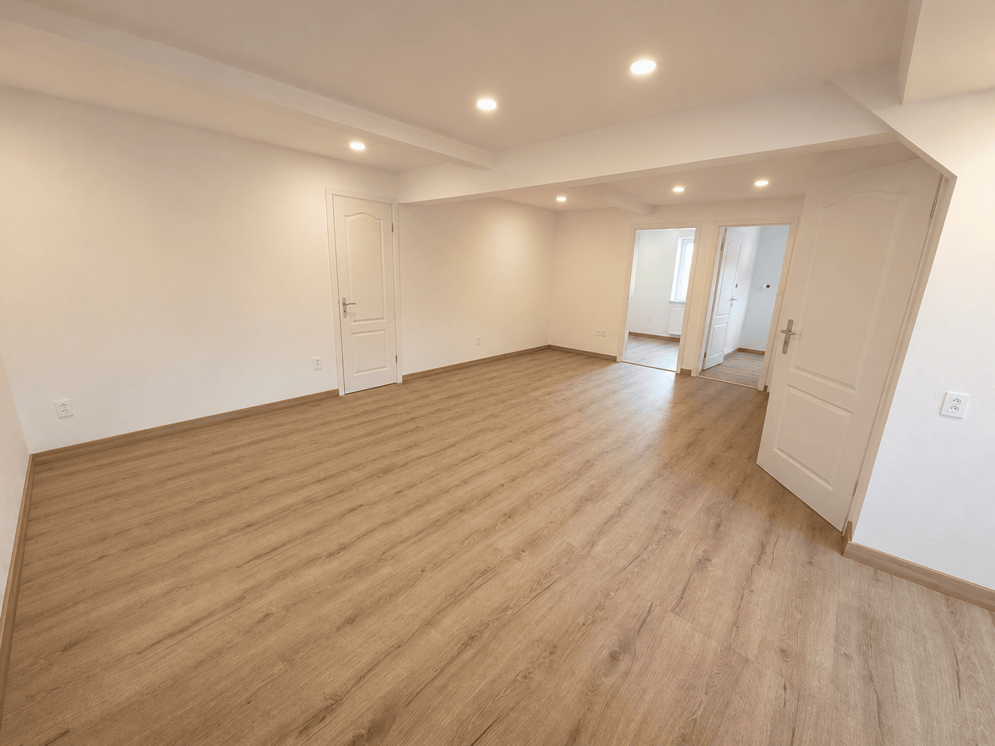 Moderne kernsanierte Dachgeschosswohnung in Top-Lage von Bad Orb – Erstbezug, 63619 Bad Orb