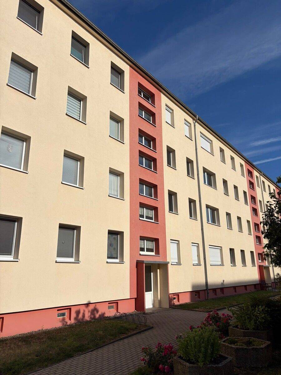 Geräumige 4-Raum-Wohnung mit zwei Balkonen, 99638 Kindelbrück